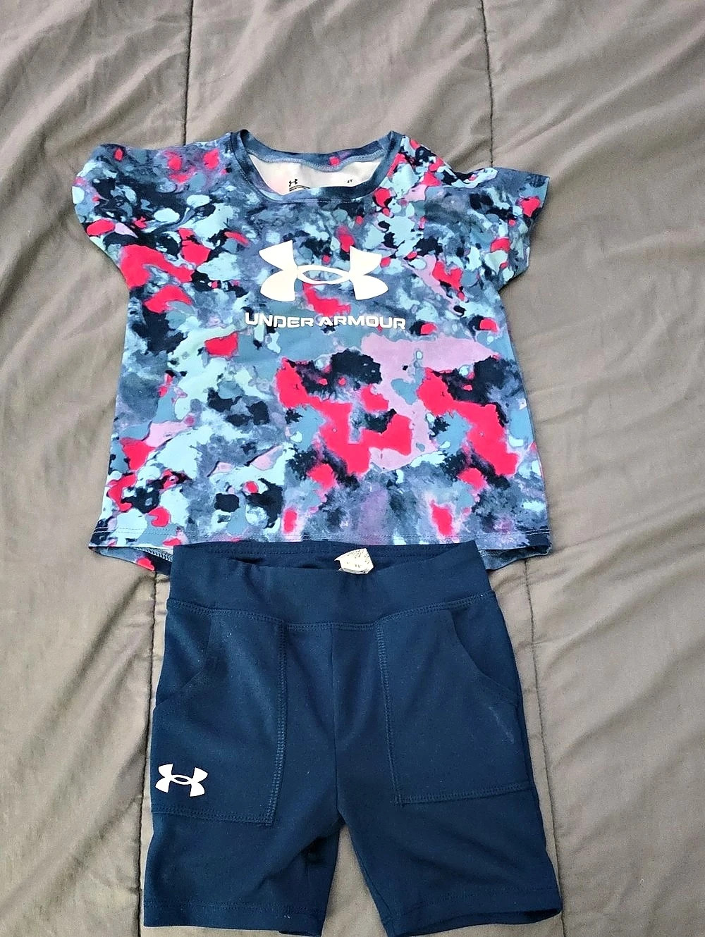 Under Armour Toddler Girls Tie-Dye Short Sleeve T-Shirt and Shorts Set 4T
